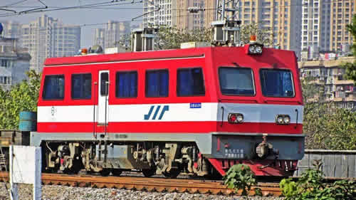 初中生可以學(xué)內(nèi)燃機車運用與檢修專業(yè)嗎？